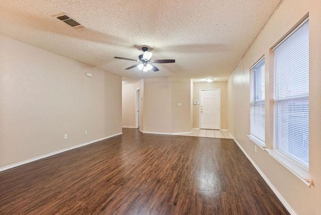 1236 Hughmont DR, Pflugerville, TX 78660