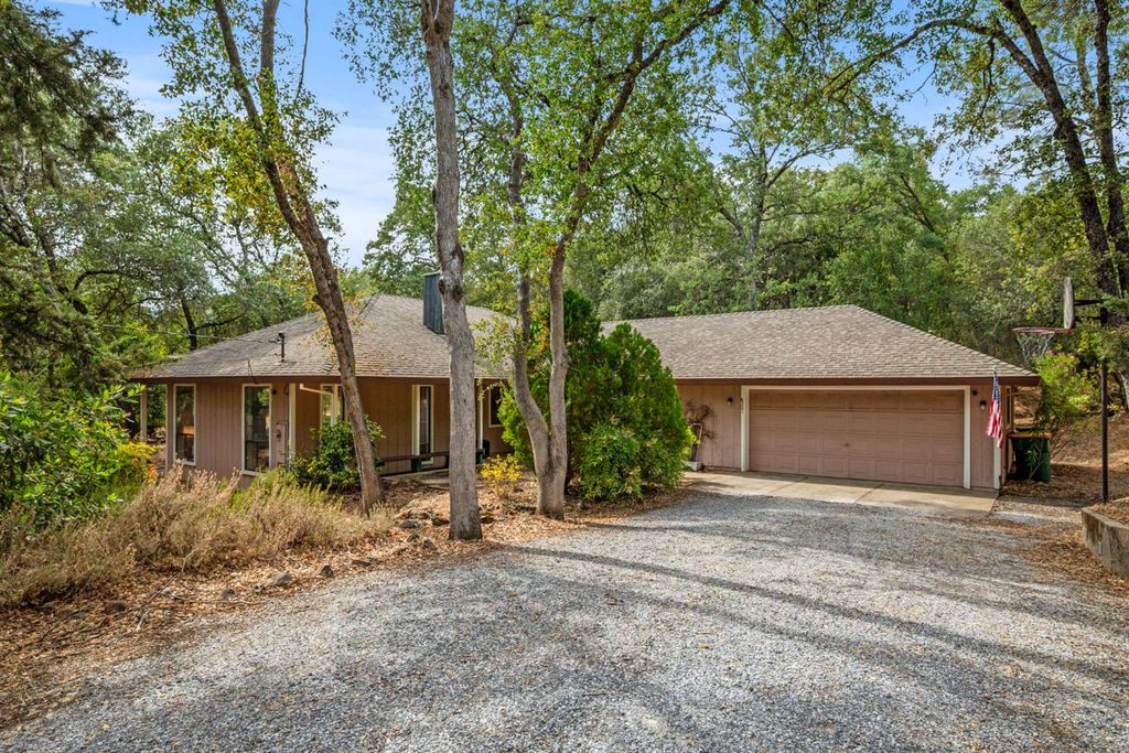 6321 Zamora Dr, Placerville, CA 95667