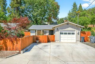 1010 NW B Street, Grants Pass, OR 97526