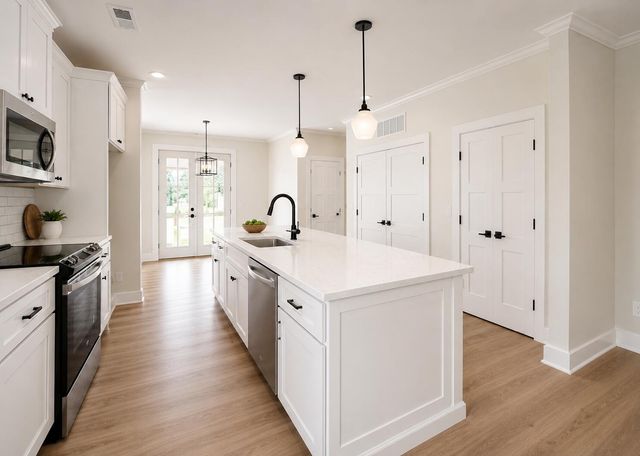556 Pine Street, Holly Hill, SC 29059