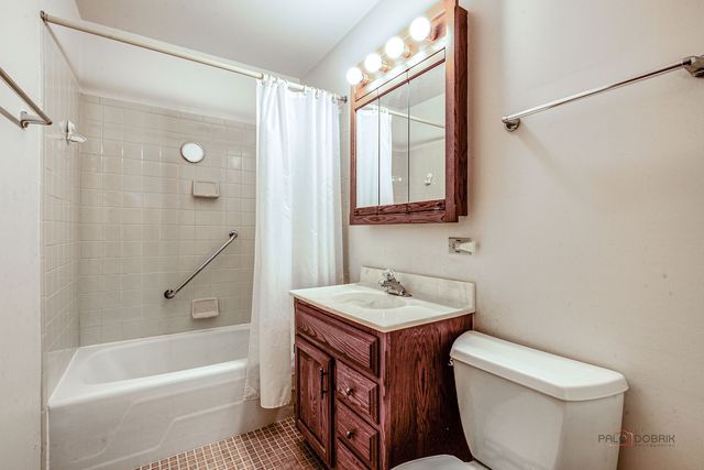 809 E Miner Street 3B, Arlington Heights, IL 60004