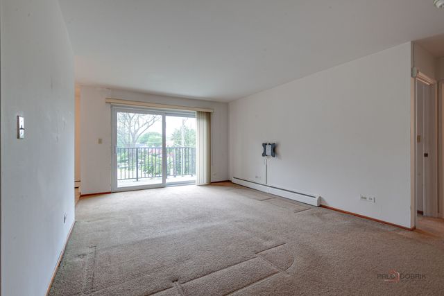 809 E Miner Street 3B, Arlington Heights, IL 60004