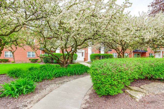 809 E Miner Street 3B, Arlington Heights, IL 60004