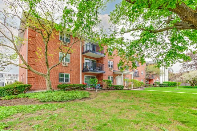 809 E Miner Street 3B, Arlington Heights, IL 60004