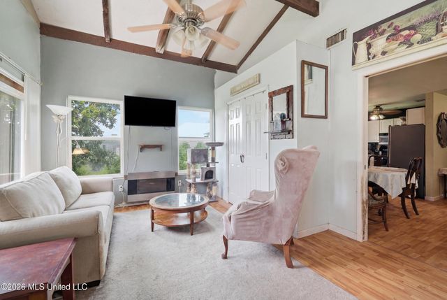326 Magnolia Avenue, Ocean Springs, MS 39564
