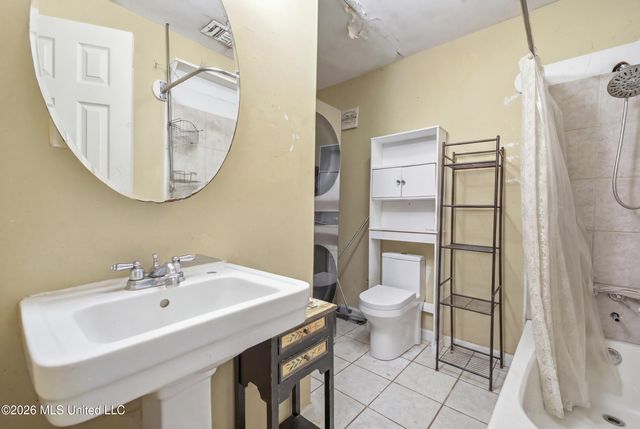 326 Magnolia Avenue, Ocean Springs, MS 39564