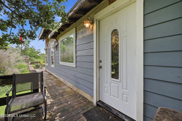 326 Magnolia Avenue, Ocean Springs, MS 39564