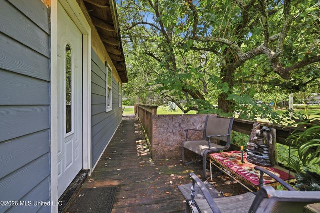 326 Magnolia Avenue, Ocean Springs, MS 39564