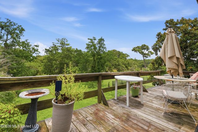 326 Magnolia Avenue, Ocean Springs, MS 39564
