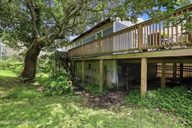 326 Magnolia Avenue, Ocean Springs, MS 39564