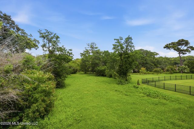 326 Magnolia Avenue, Ocean Springs, MS 39564