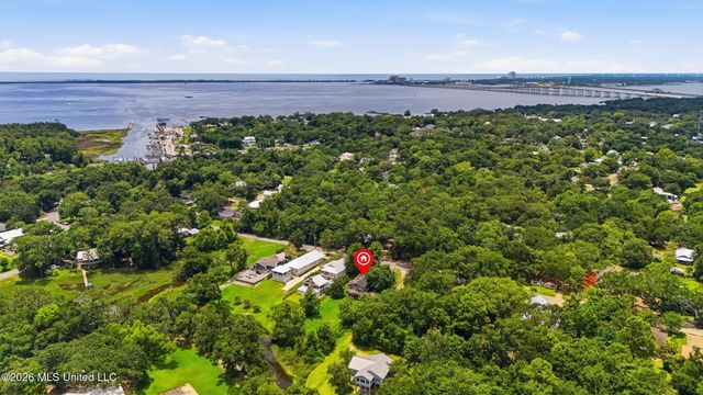 326 Magnolia Avenue, Ocean Springs, MS 39564