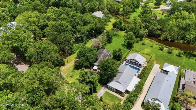 326 Magnolia Avenue, Ocean Springs, MS 39564