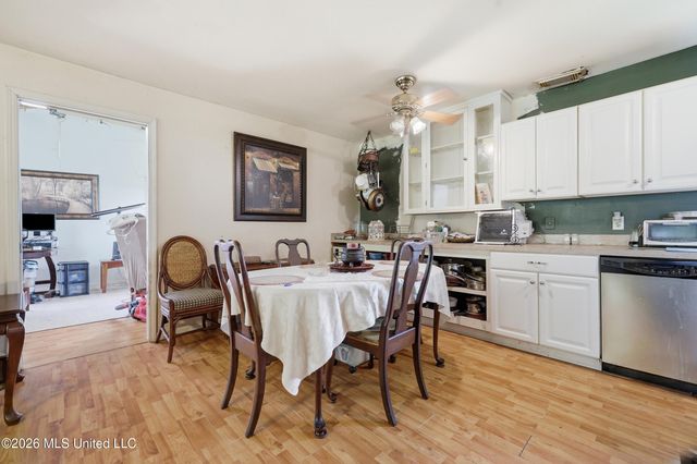 326 Magnolia Avenue, Ocean Springs, MS 39564