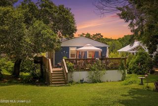 326 Magnolia Avenue, Ocean Springs, MS 39564