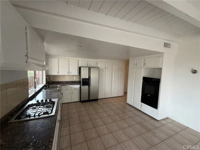 6792 Rolling Hills Drive, Riverside, CA 92505