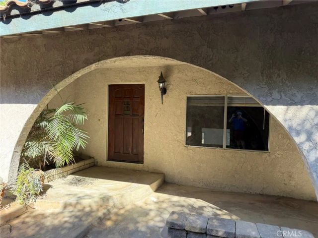 6792 Rolling Hills Drive, Riverside, CA 92505