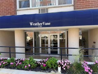 750 Shore Road 1H, Long Beach, NY 11561