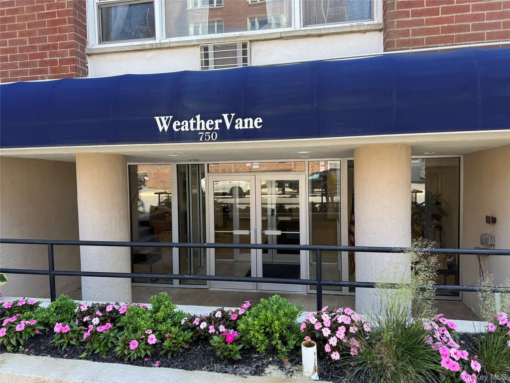 750 Shore Road 1H, Long Beach, NY 11561
