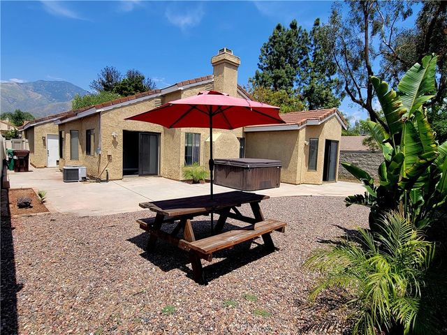 28973 Willow Creek, Highland, CA 92346