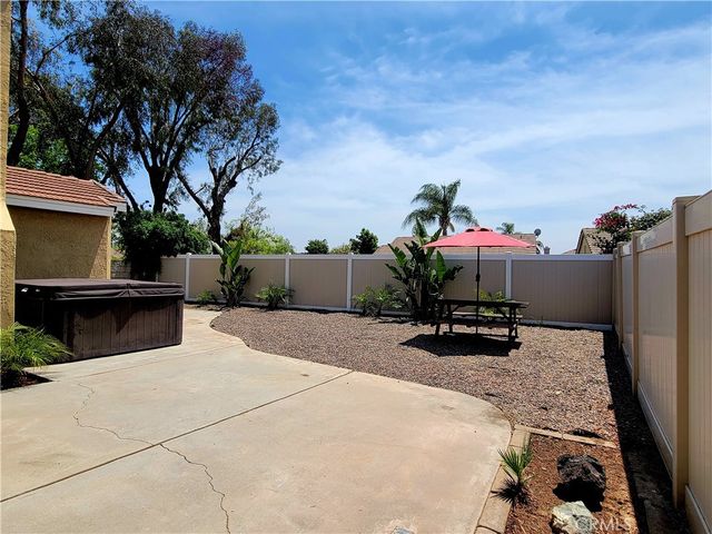 28973 Willow Creek, Highland, CA 92346