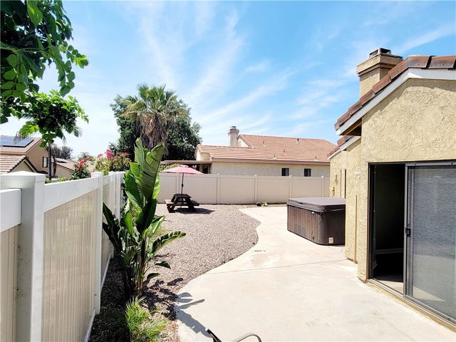 28973 Willow Creek, Highland, CA 92346