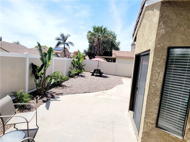 28973 Willow Creek, Highland, CA 92346