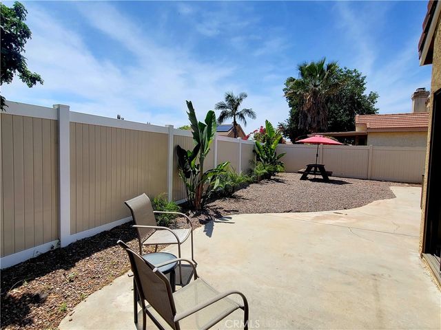 28973 Willow Creek, Highland, CA 92346