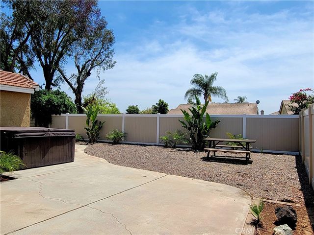 28973 Willow Creek, Highland, CA 92346