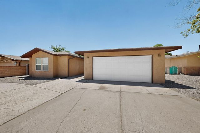 5320 Kettle Road NW, Albuquerque, NM 87120