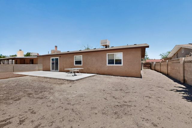 5320 Kettle Road NW, Albuquerque, NM 87120