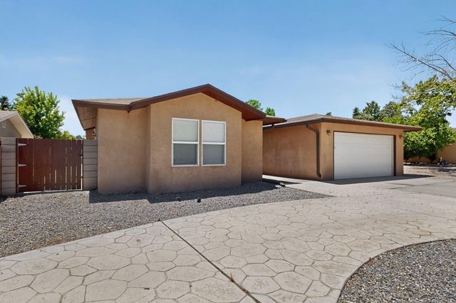 5320 Kettle Road NW, Albuquerque, NM 87120