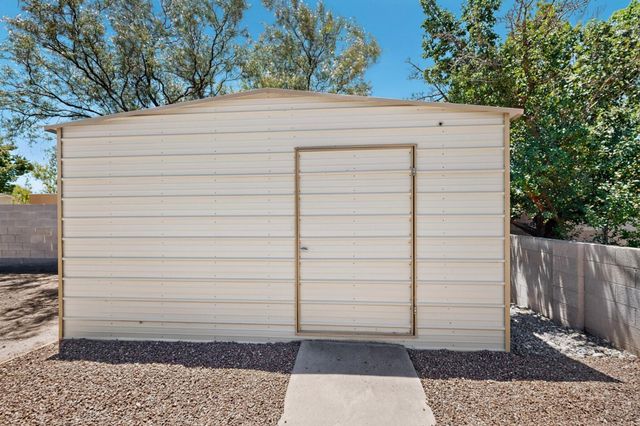 5320 Kettle Road NW, Albuquerque, NM 87120