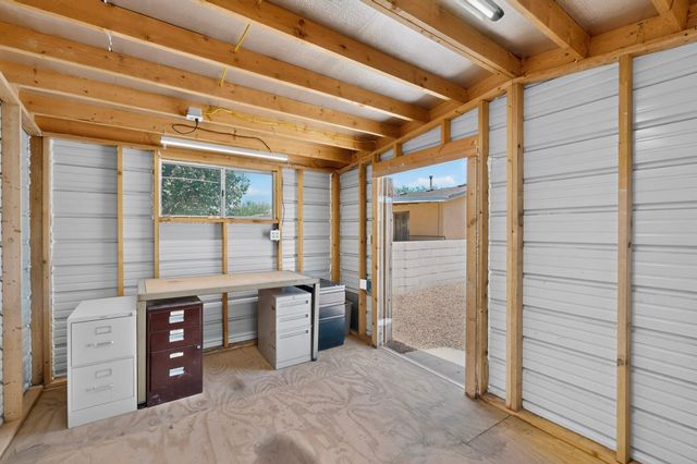 5320 Kettle Road NW, Albuquerque, NM 87120