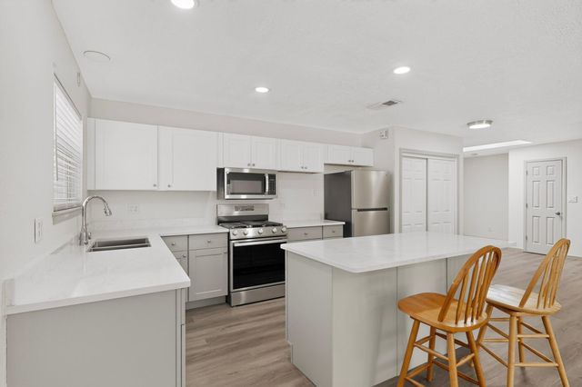 5320 Kettle Road NW, Albuquerque, NM 87120