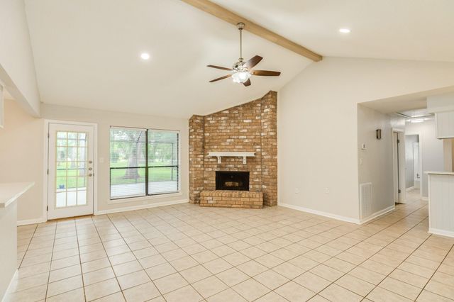 224 Banyan Street, Lake Jackson, TX 77566