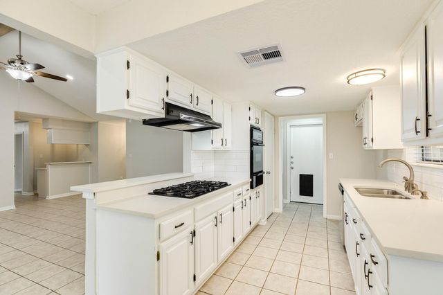 224 Banyan Street, Lake Jackson, TX 77566