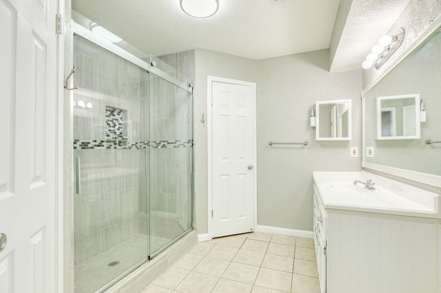 224 Banyan Street, Lake Jackson, TX 77566