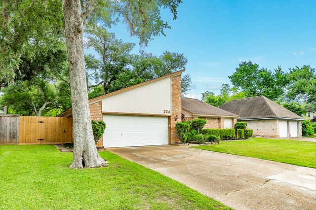 224 Banyan Street, Lake Jackson, TX 77566