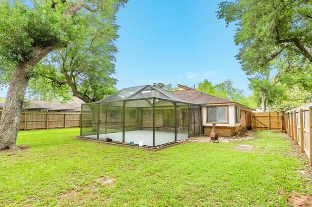 224 Banyan Street, Lake Jackson, TX 77566