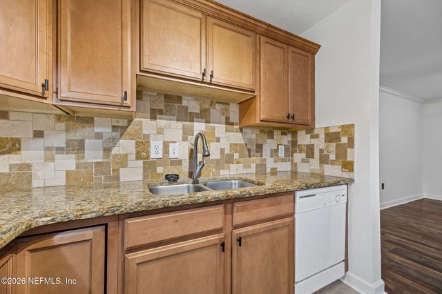 3591 KERNAN Boulevard S 403, Jacksonville, FL 32224