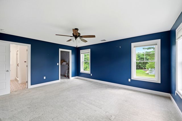 18 Woodland Ln, Belchertown, MA 01007