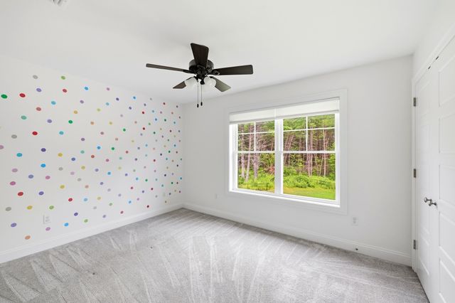 18 Woodland Ln, Belchertown, MA 01007