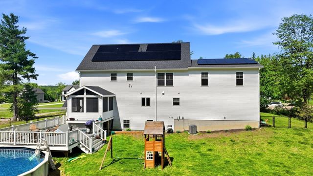 18 Woodland Ln, Belchertown, MA 01007