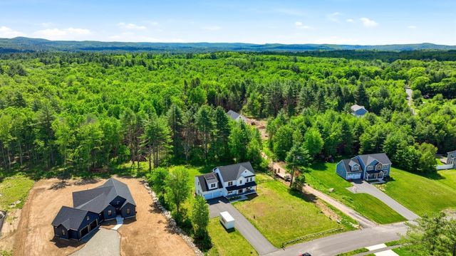 18 Woodland Ln, Belchertown, MA 01007