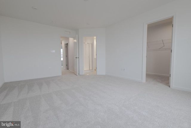 25 NYMPH RD, Inwood, WV 25428