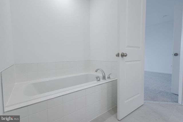 25 NYMPH RD, Inwood, WV 25428