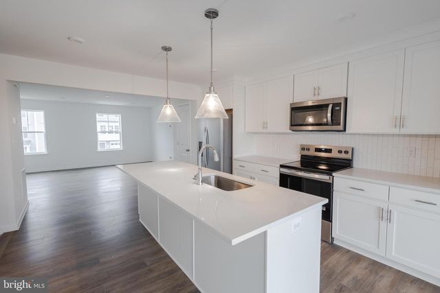 25 NYMPH RD, Inwood, WV 25428