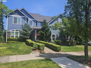 824 PIONEER Dr, Silverton, OR 97381