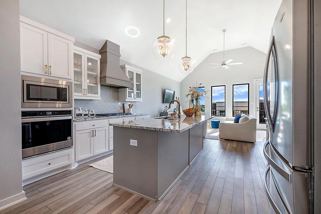 2214 Rook Drive, Dallas, TX 75211